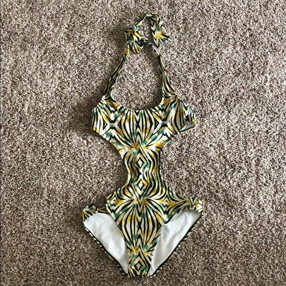 Apple Bottom Monokini swimsuit - Picture 1 of 4